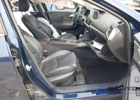 2018 Mazda Mazda3 Touring z USA, uszkodzony, nr VIN 3MZBN1V32JM230931